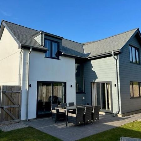 No 1 The Paddock - Spacious Holiday Home With A Hot Tub 뷰드 외부 사진