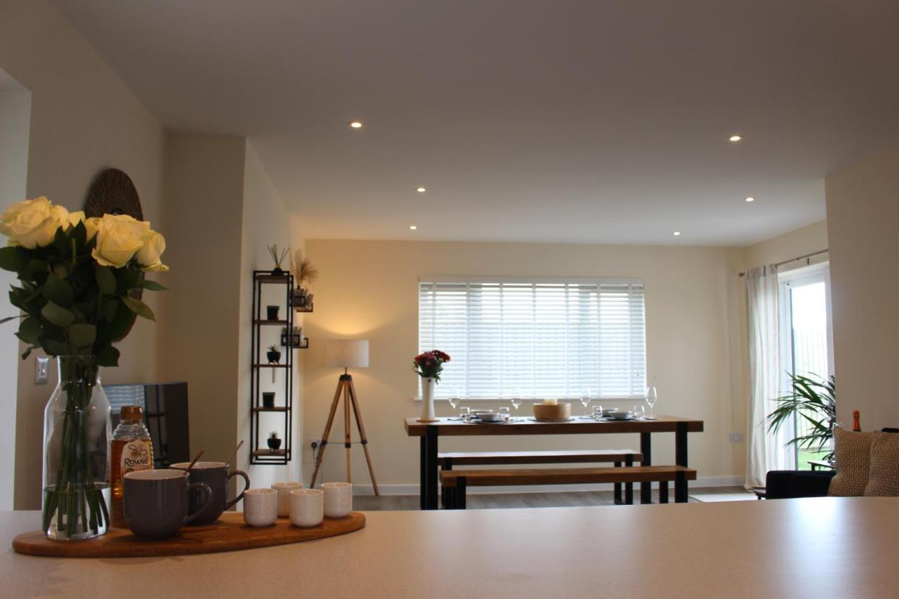 No 1 The Paddock - Spacious Holiday Home With A Hot Tub 뷰드 외부 사진