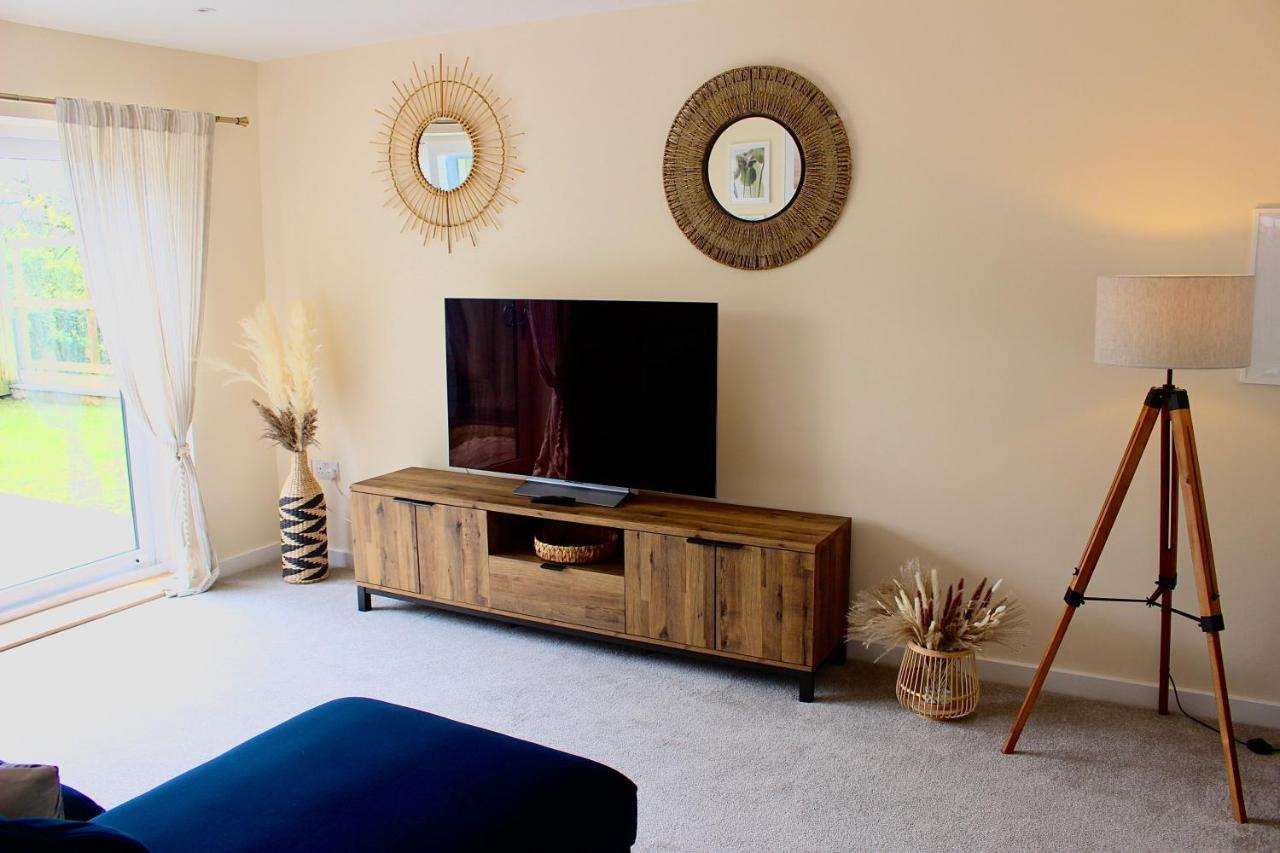 No 1 The Paddock - Spacious Holiday Home With A Hot Tub 뷰드 외부 사진