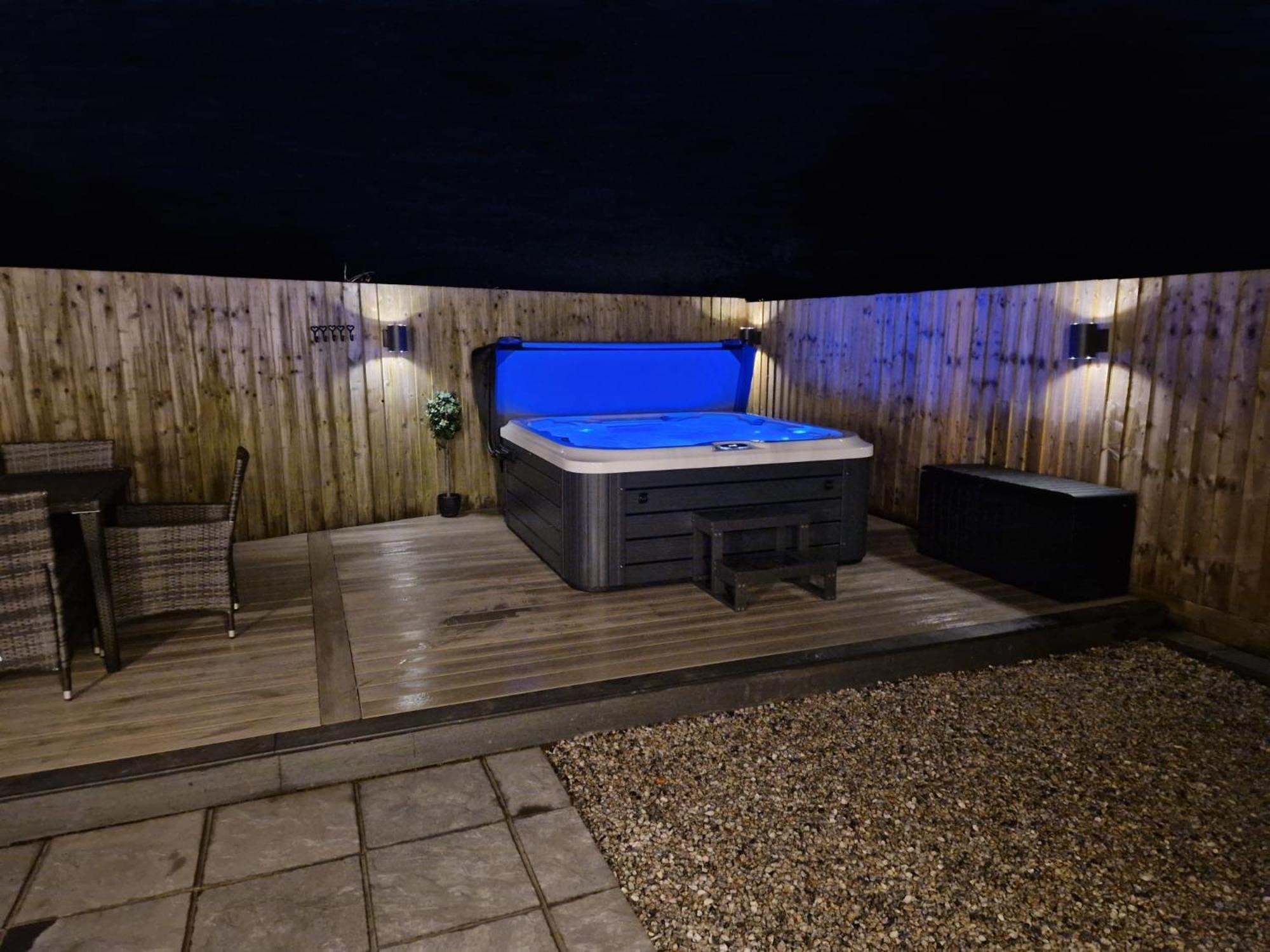 No 1 The Paddock - Spacious Holiday Home With A Hot Tub 뷰드 외부 사진
