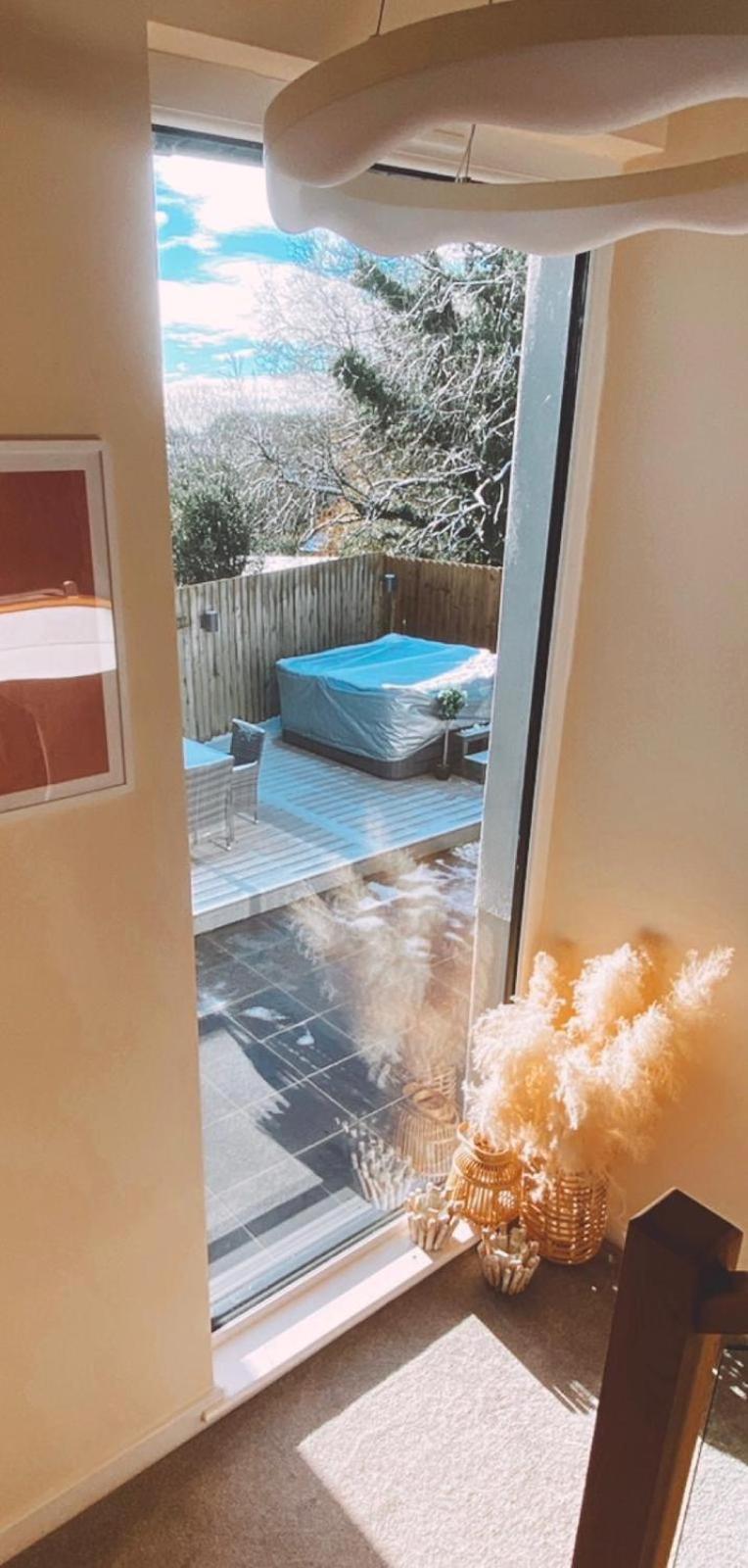 No 1 The Paddock - Spacious Holiday Home With A Hot Tub 뷰드 외부 사진